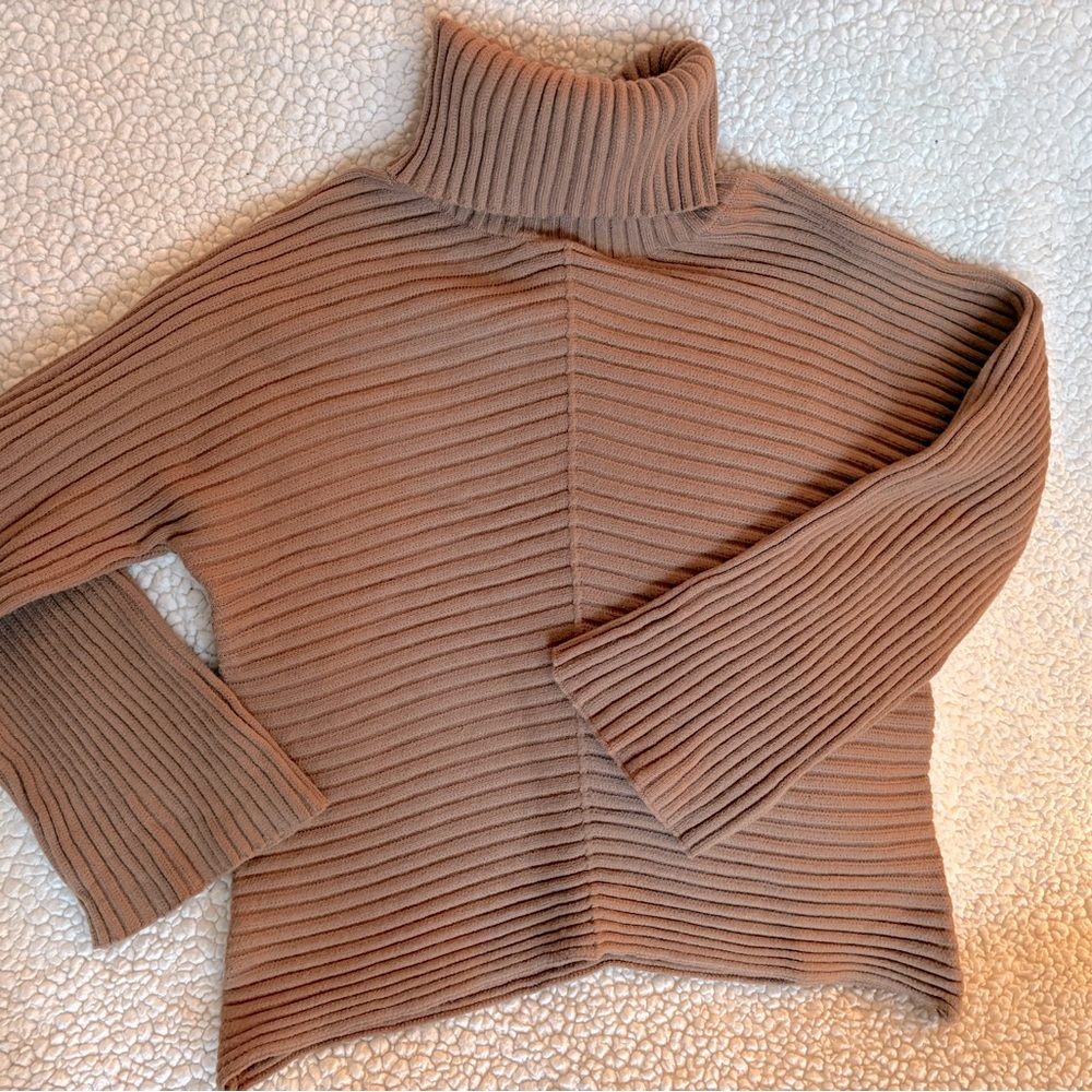 Women's Ribbed Turtleneck Sweater - Tan
